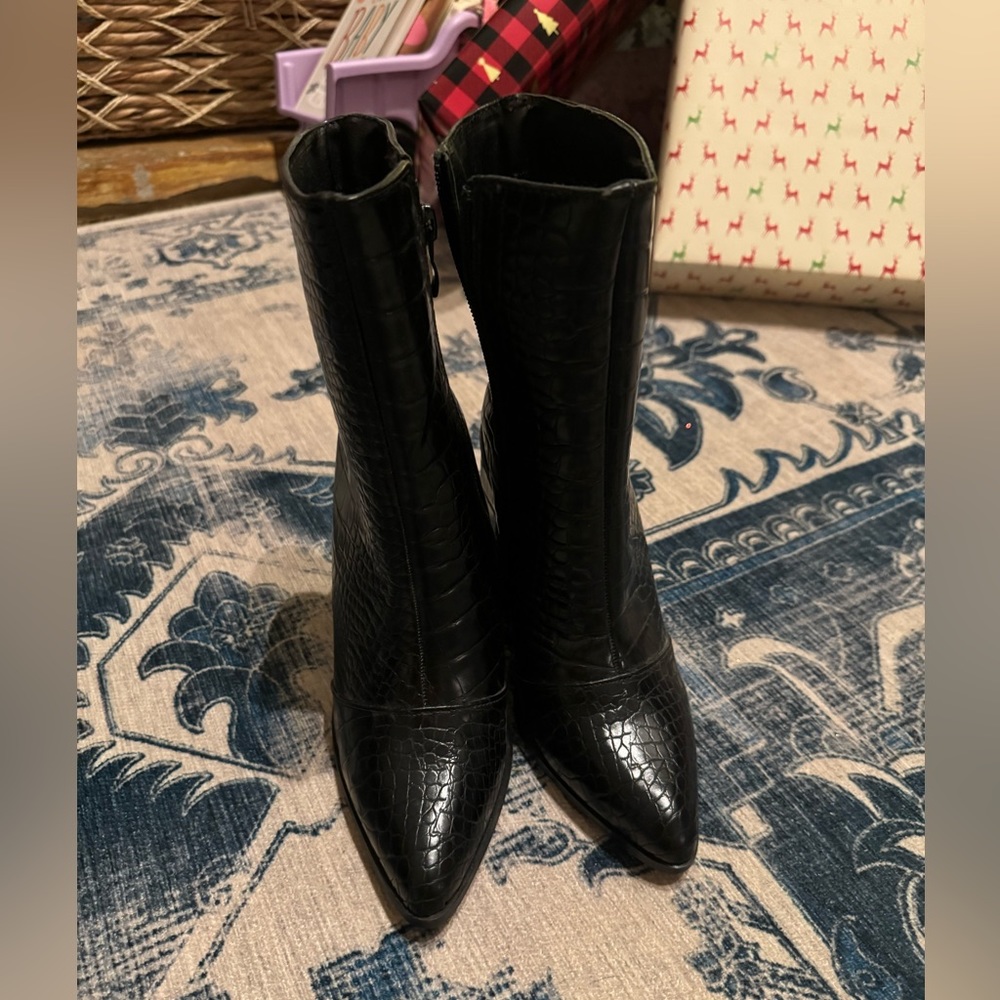 Lulus Black Snakeskin Heels